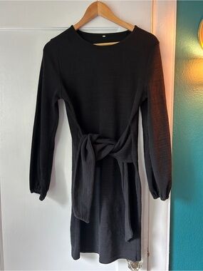Black Long-Sleeve Tie-Waist Dress - Women
